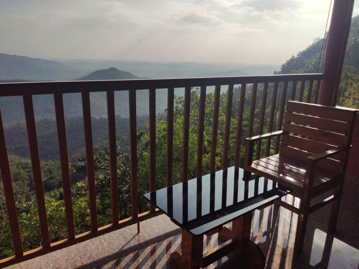 สโตน ฮิลล์ Hotel Kannur ภายนอก รูปภาพ