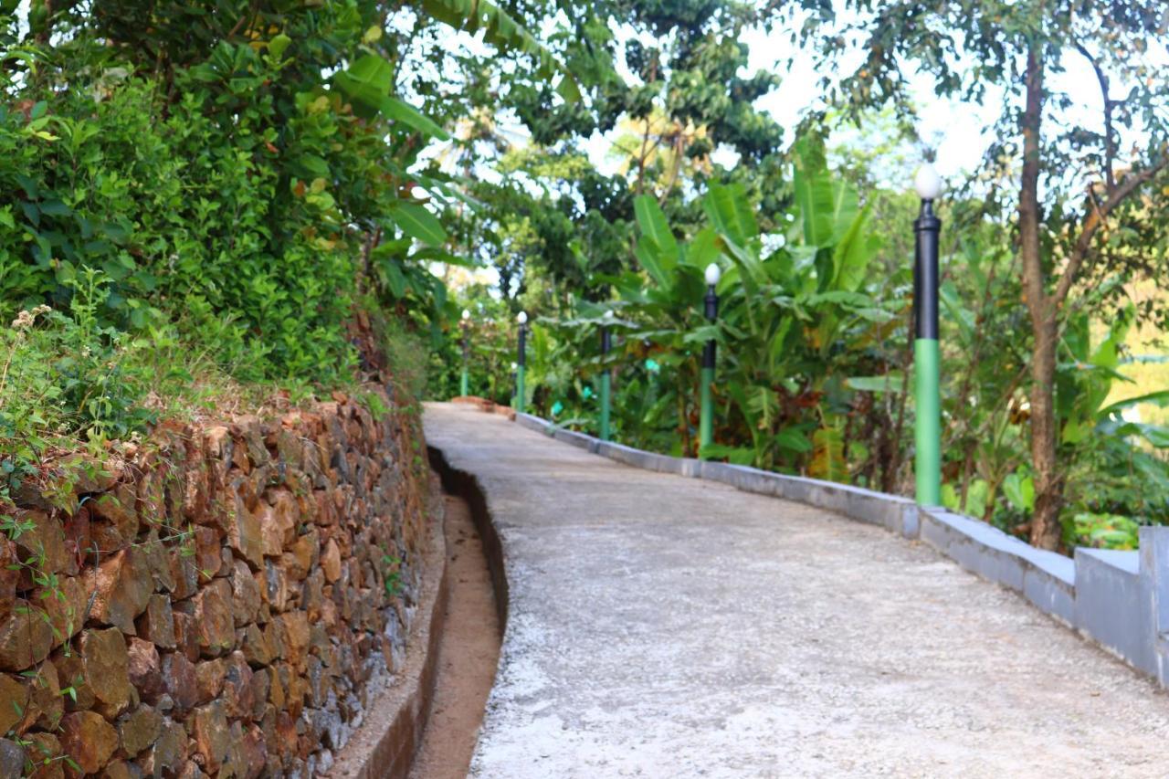 สโตน ฮิลล์ Hotel Kannur ภายนอก รูปภาพ