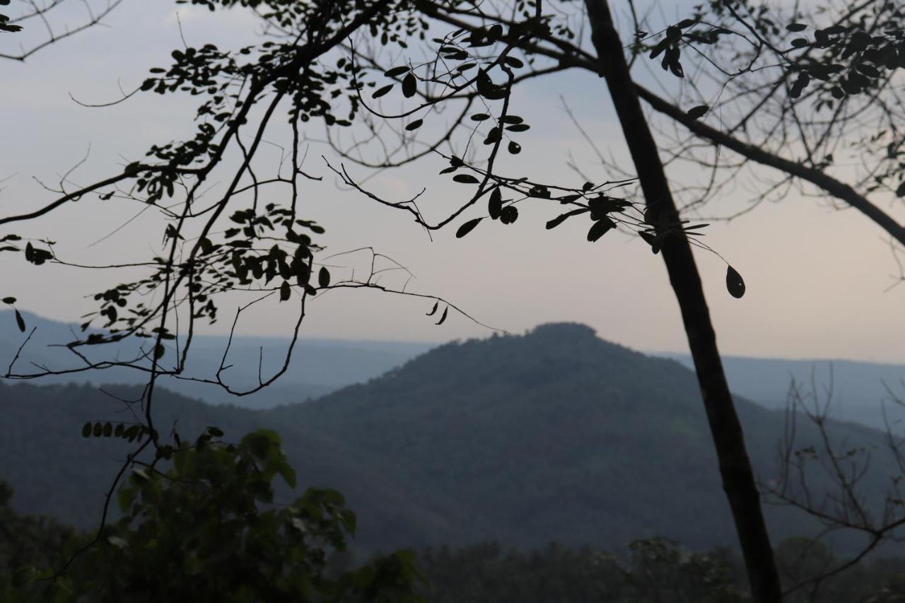 สโตน ฮิลล์ Hotel Kannur ภายนอก รูปภาพ